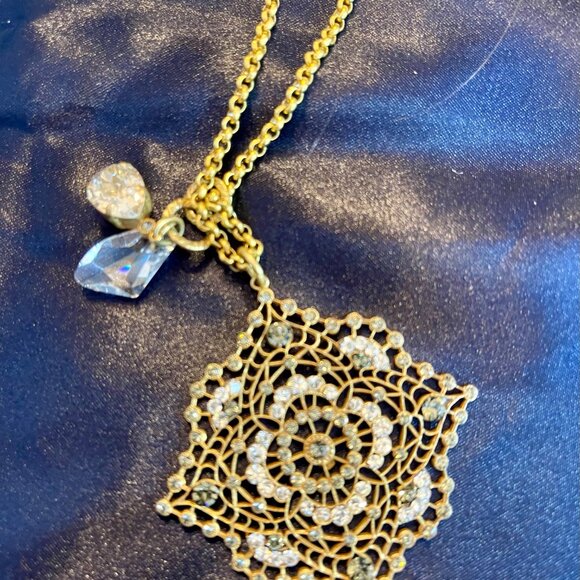 Bold double chain statement necklace w/ crystal and matched earrings -- Niquea.d - Picture 8 of 16